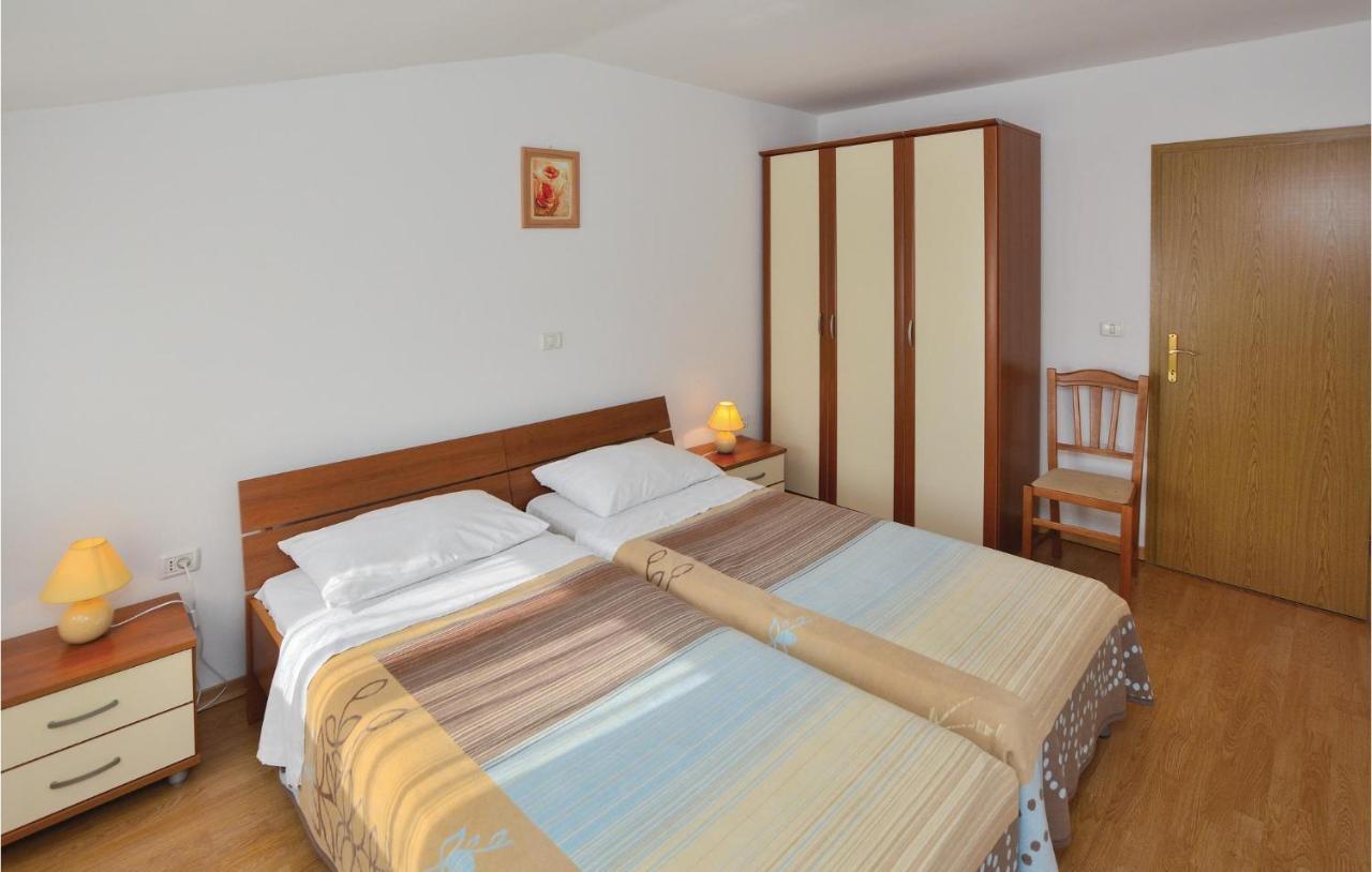 2 Bedroom Amazing Apartment In Portorož Eksteriør bilde